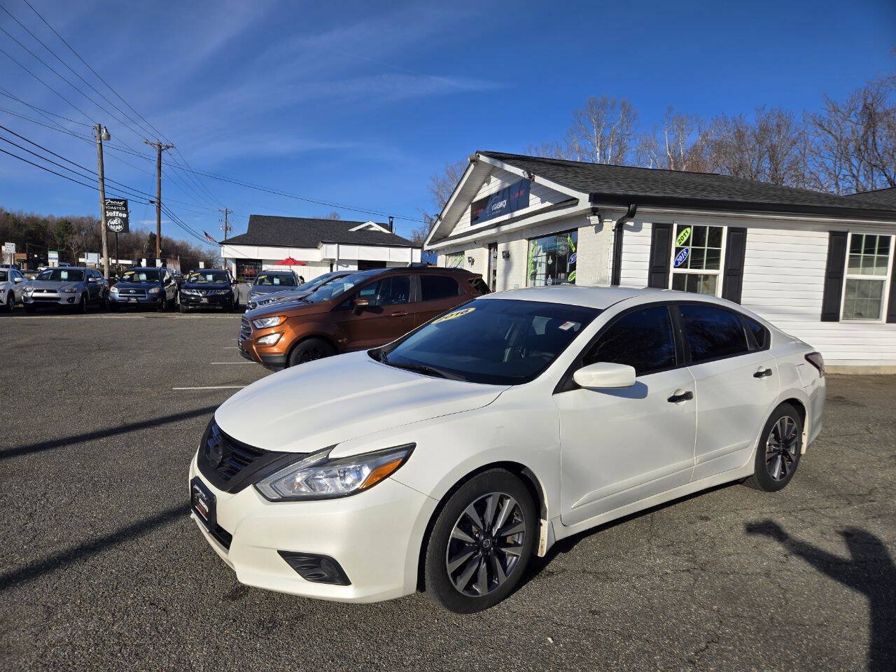 Used 2016 Nissan Altima 2.5 SV FWD image 1