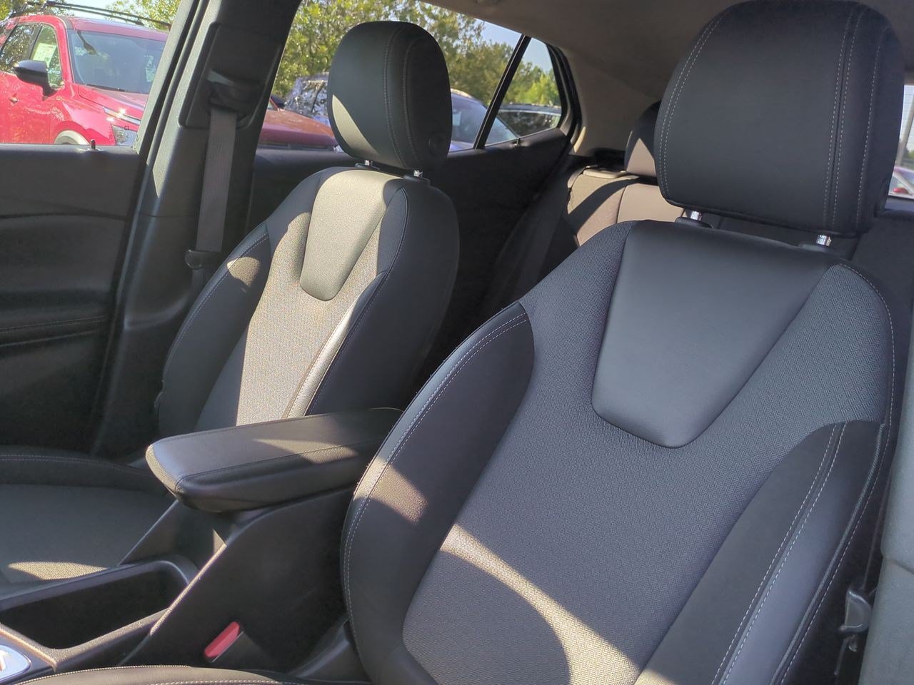 Used 2022 Buick Encore GX Preferred w/ Sport Touring Package FWD image 16