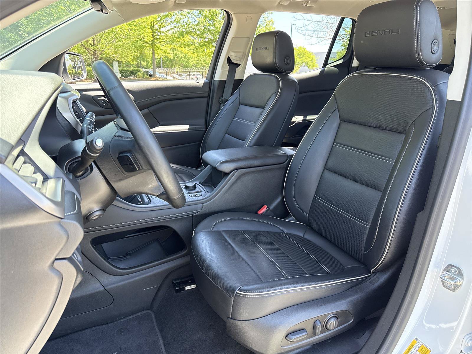 Used 2023 GMC Acadia Denali w/ Denali Ultimate Package AWD/4WD image 21