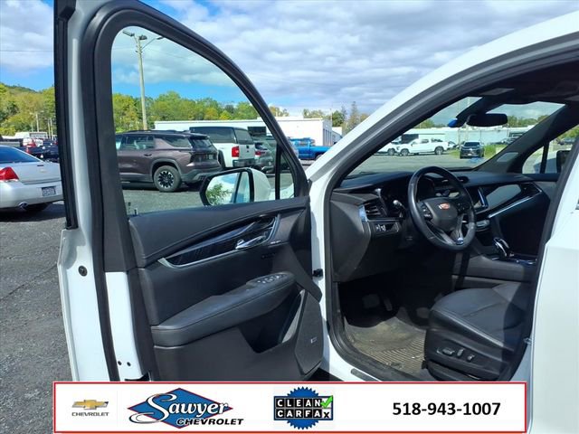 Used 2023 Cadillac XT6 Premium Luxury image 12