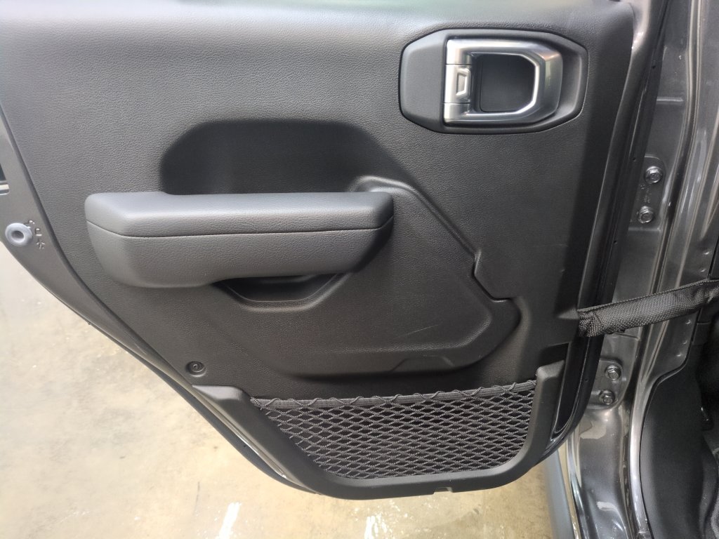 Used 2025 Jeep Gladiator Sport image 14