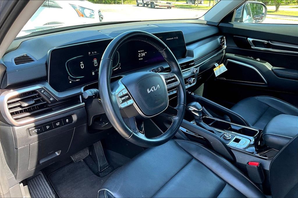 Used 2025 Kia Telluride S image 13