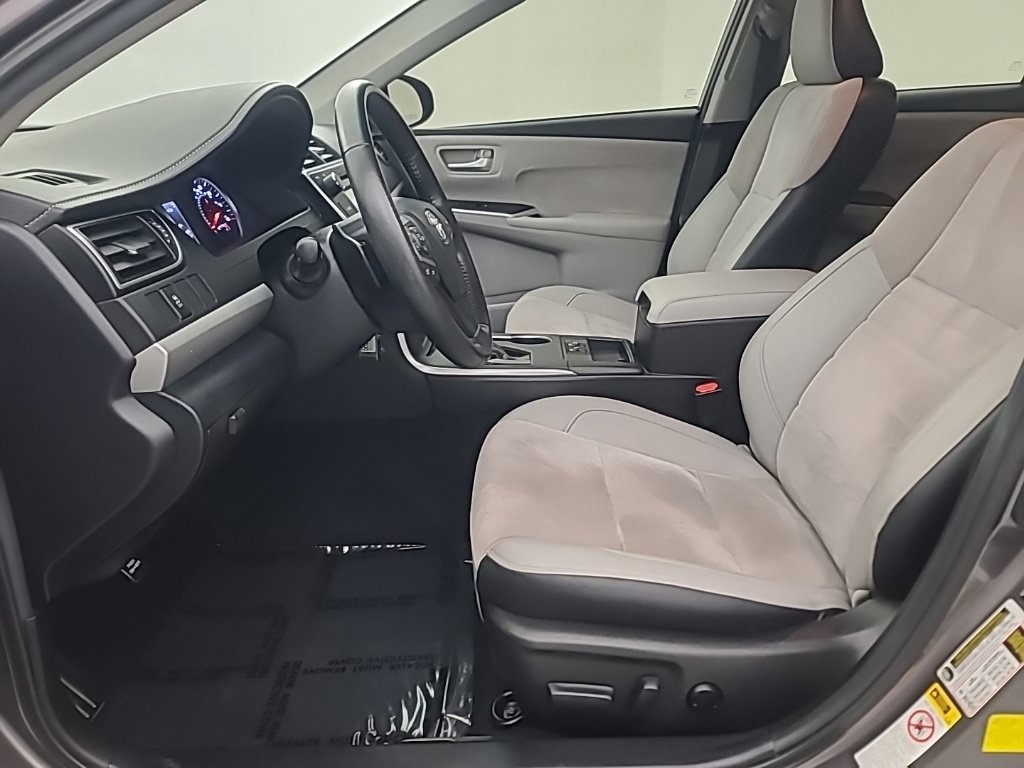 Used 2015 Toyota Camry XSE FWD image 25