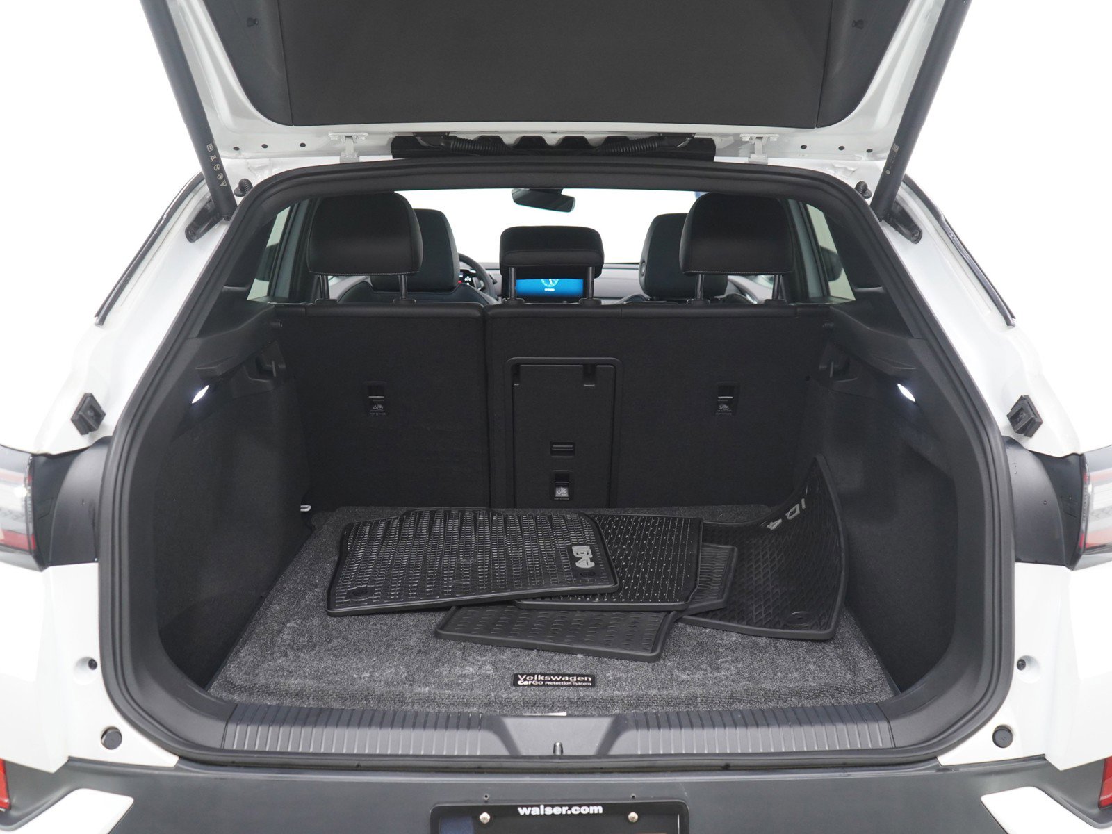 Used 2023 Volkswagen ID.4 Pro S image 16