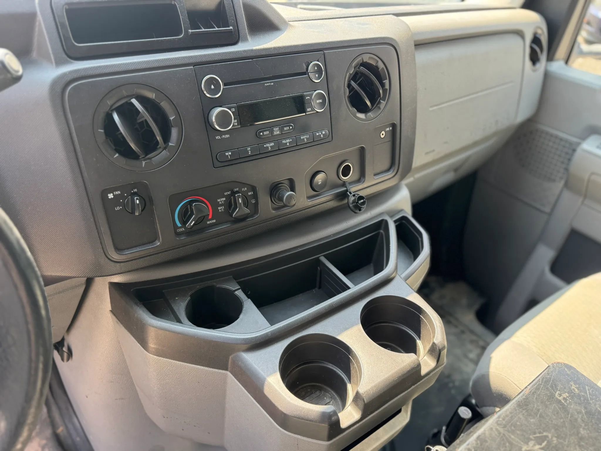 Used 2011 Ford E-350 and Econoline 350 Super Duty w/ PWR Group RWD image 13