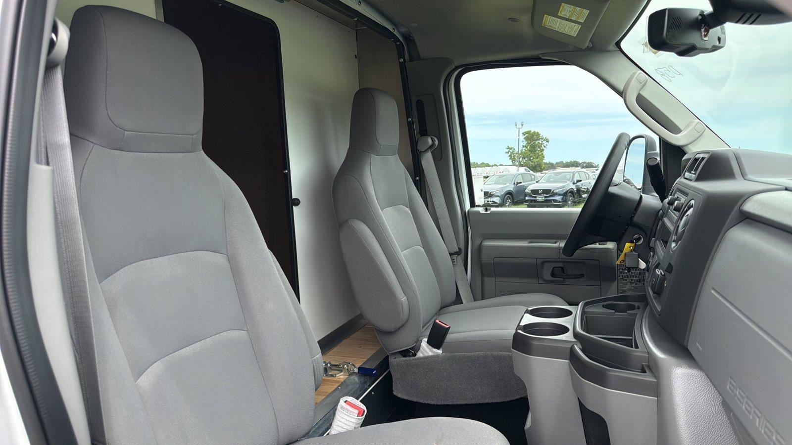 New 2027 Ford E-350 and Econoline 350 Super Duty w/ Power Equipment Group RWD image 16