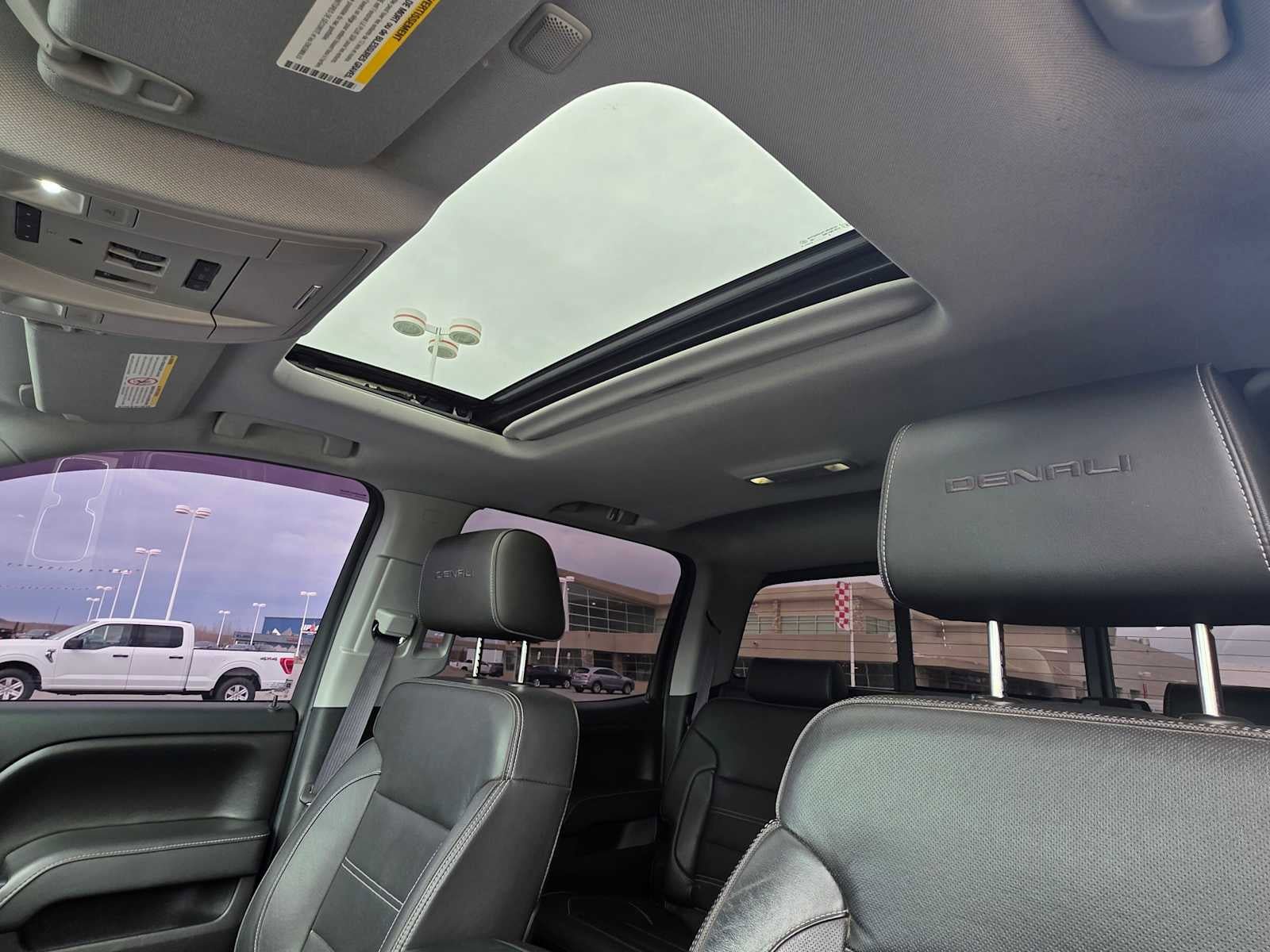 Used 2015 GMC Sierra 2500 Denali w/ Duramax Plus Package AWD/4WD image 21