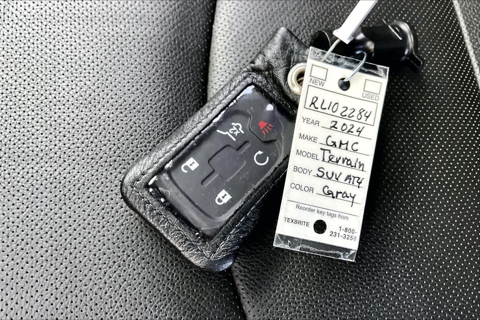 Used 2024 GMC Terrain AT4 w/ Tech Package AWD/4WD image 15
