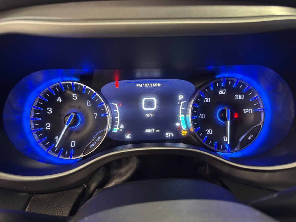 Used 2023 Chrysler Pacifica Touring-L FWD image 6