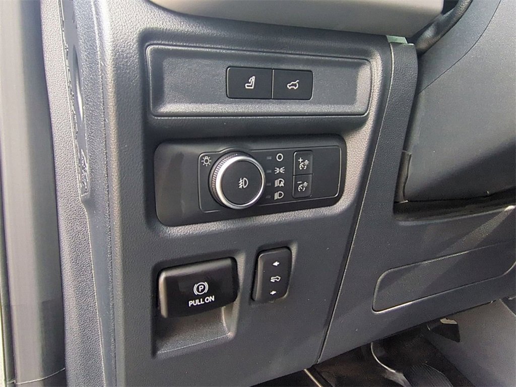 Used 2022 Ford Expedition XLT image 17