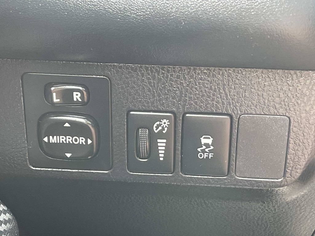 Used 2014 Toyota RAV4 XLE FWD image 18