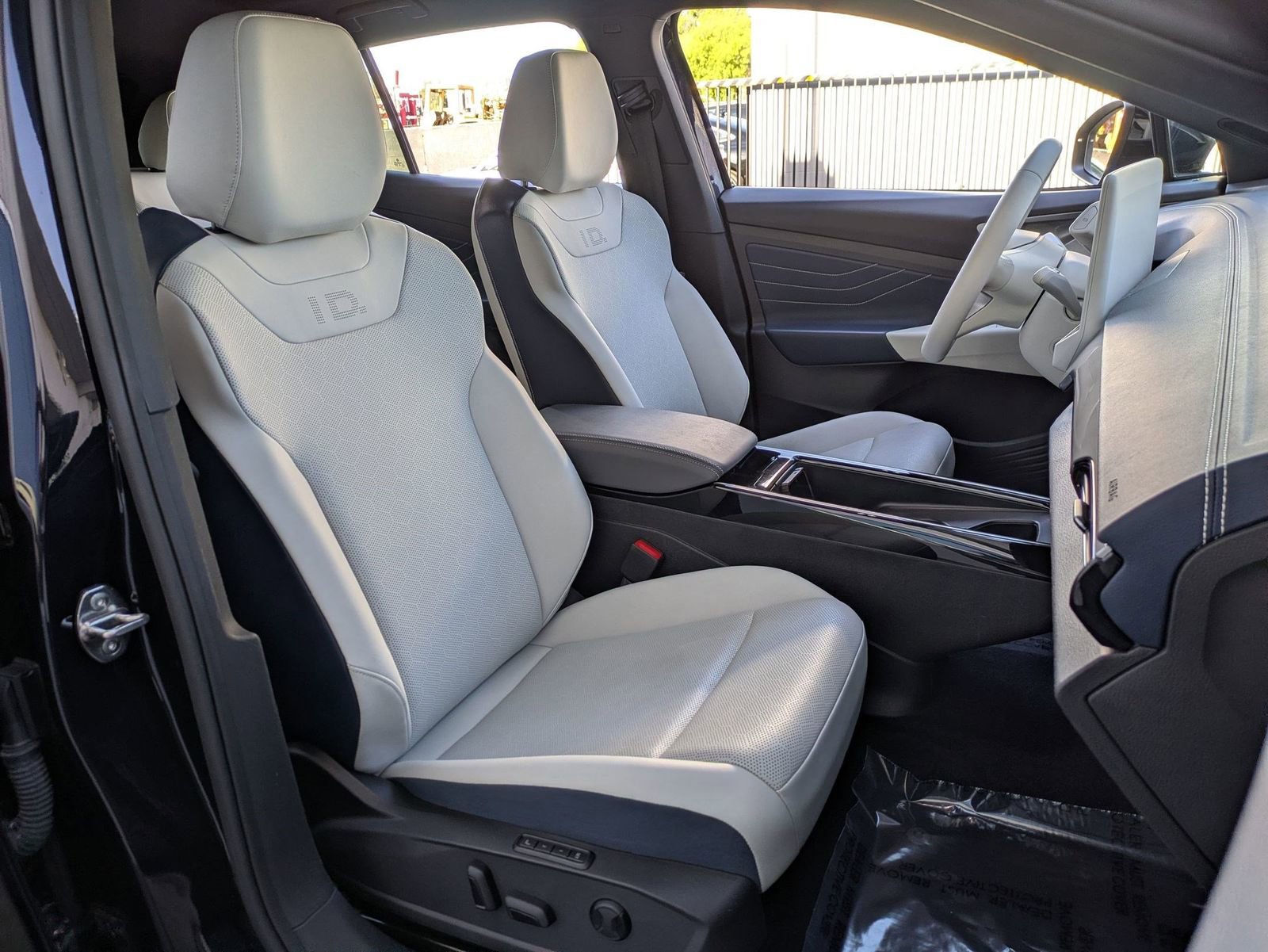 Used 2023 Volkswagen ID.4 Pro S image 28