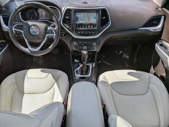 Used 2017 Jeep Cherokee Overland w/ Technology Group image 26