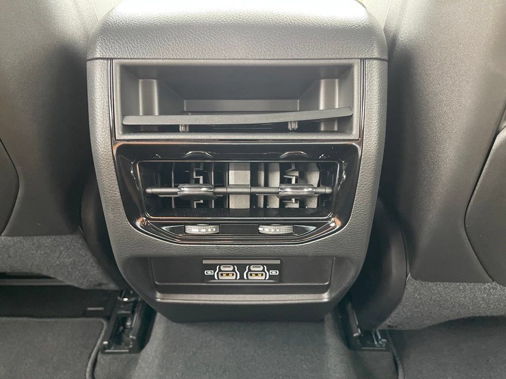 Certified 2026 Jeep Grand Cherokee Laredo RWD image 39