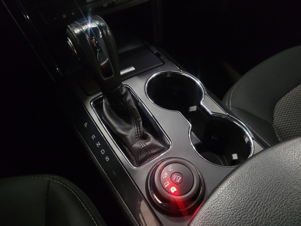 Used 2018 Ford Explorer XLT image 26