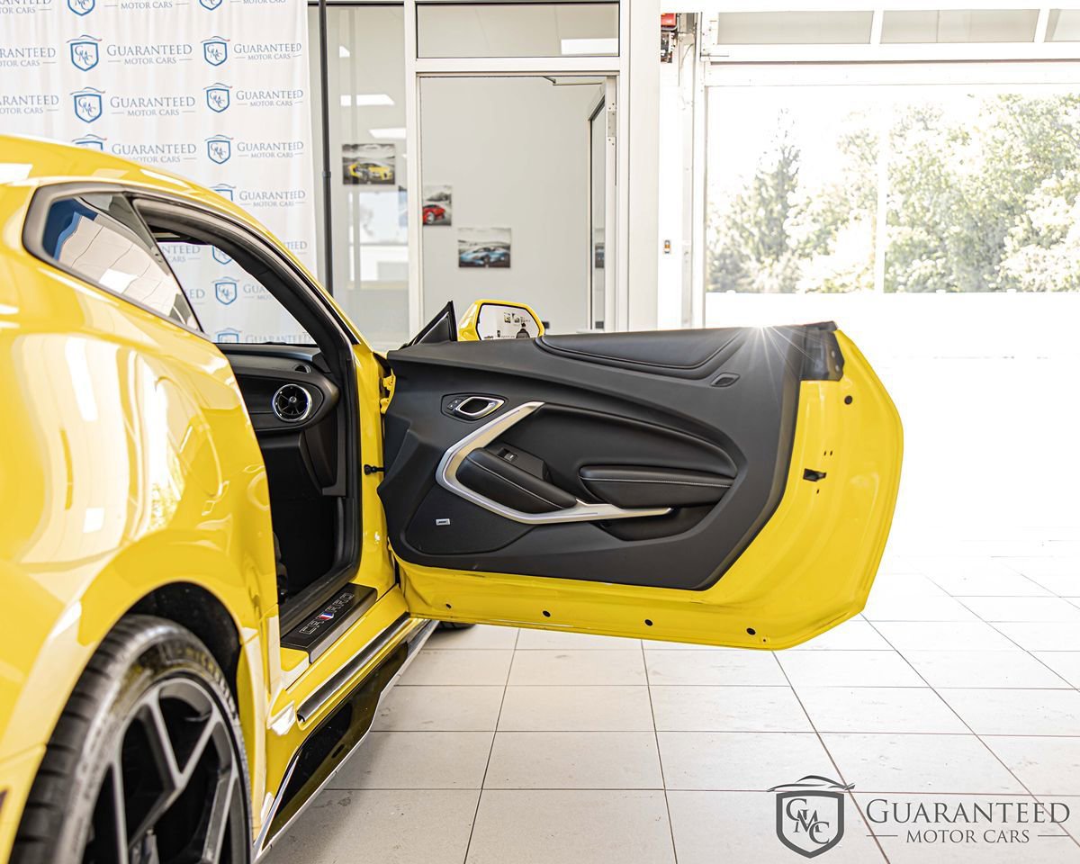 Used 2018 Chevrolet Camaro SS RWD image 32
