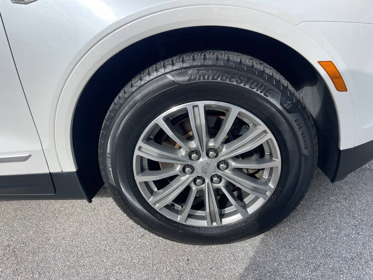 Used 2018 Cadillac XT5 Luxury w/ Driver Awareness Package AWD/4WD image 30