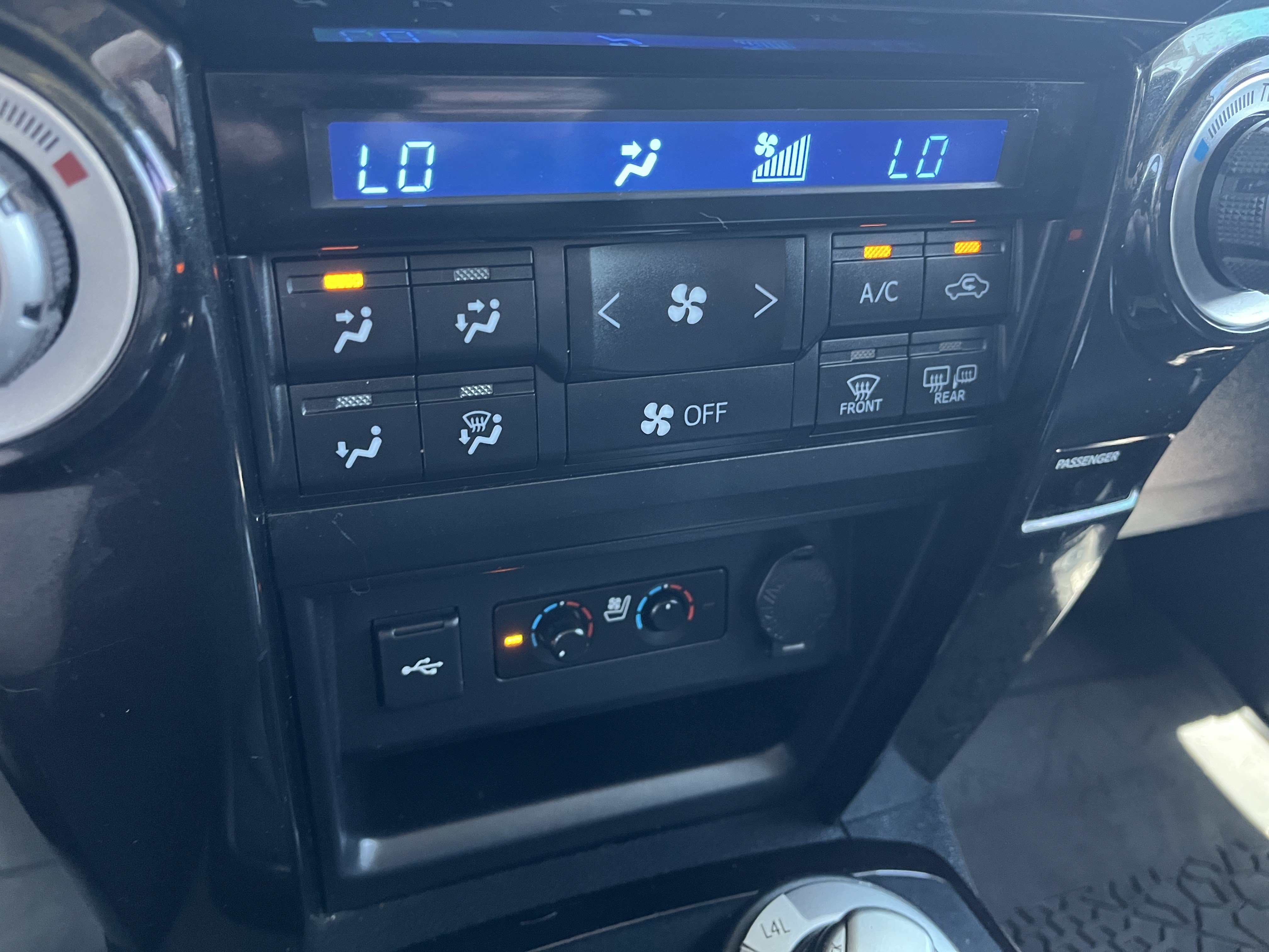 Used 2020 Toyota 4Runner Nightshade AWD/4WD image 33