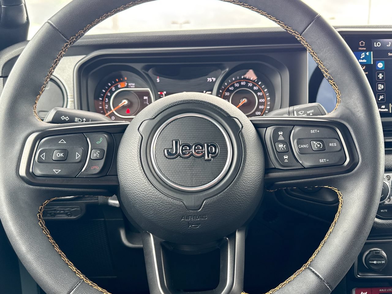 Used 2024 Jeep Wrangler Unlimited Sport AWD/4WD image 16