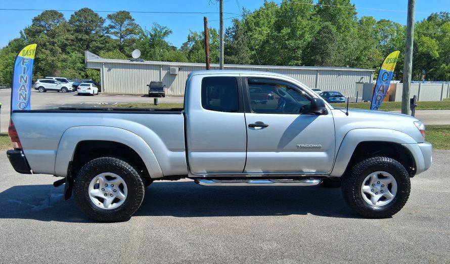 Used 2005 Toyota Tacoma PreRunner image 1