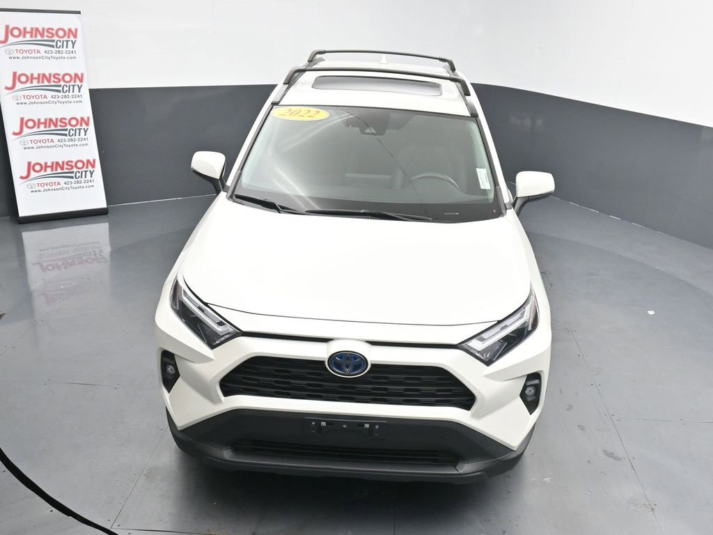 Used 2022 Toyota RAV4 XLE Premium image 11