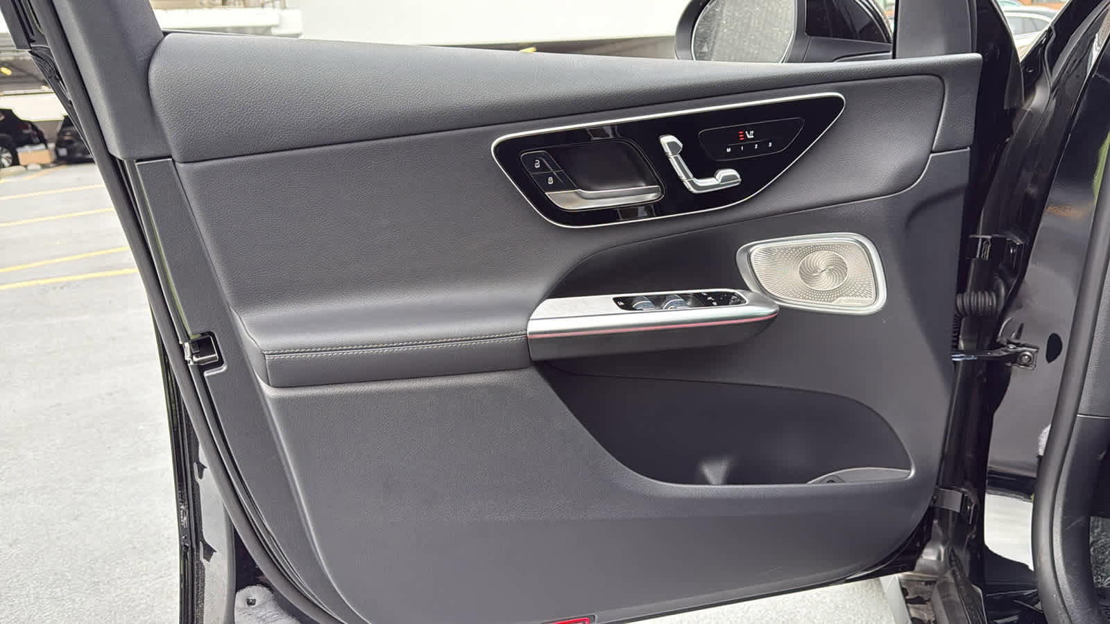New 2025 Mercedes-Benz GLC 350e 4MATIC image 13
