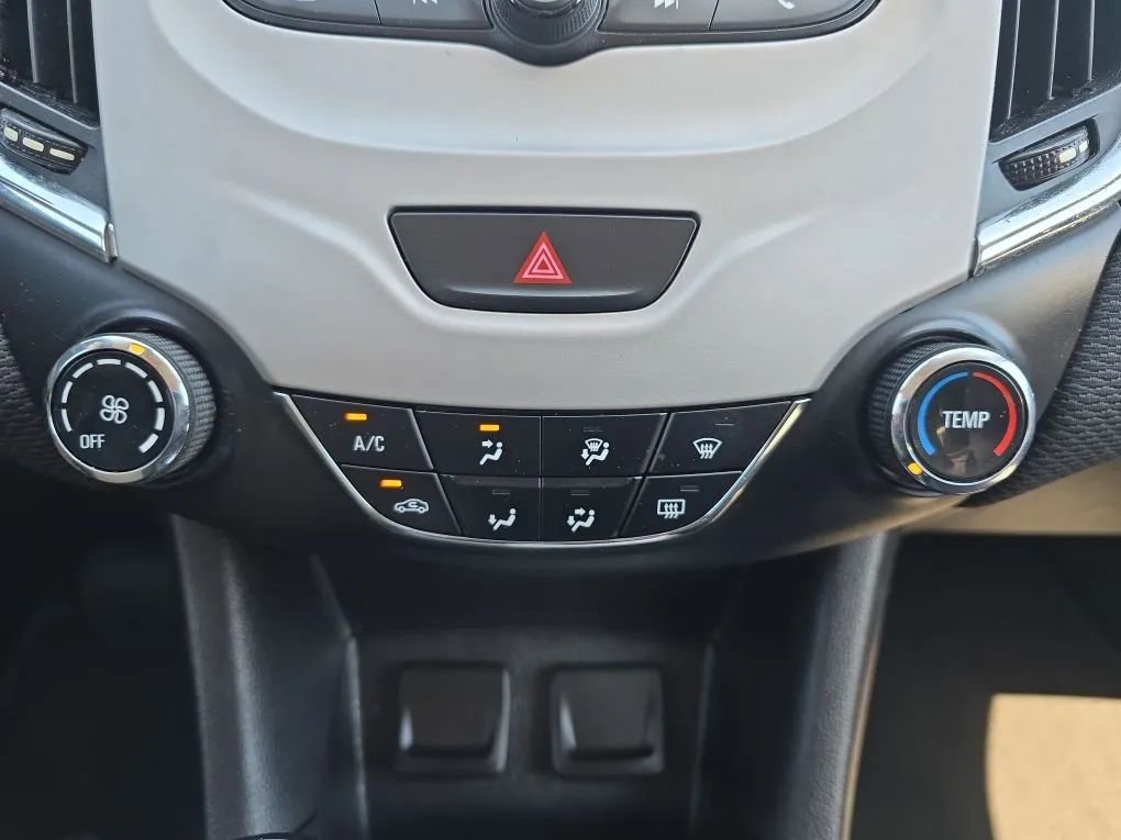 Used 2017 Chevrolet Cruze LS FWD image 26