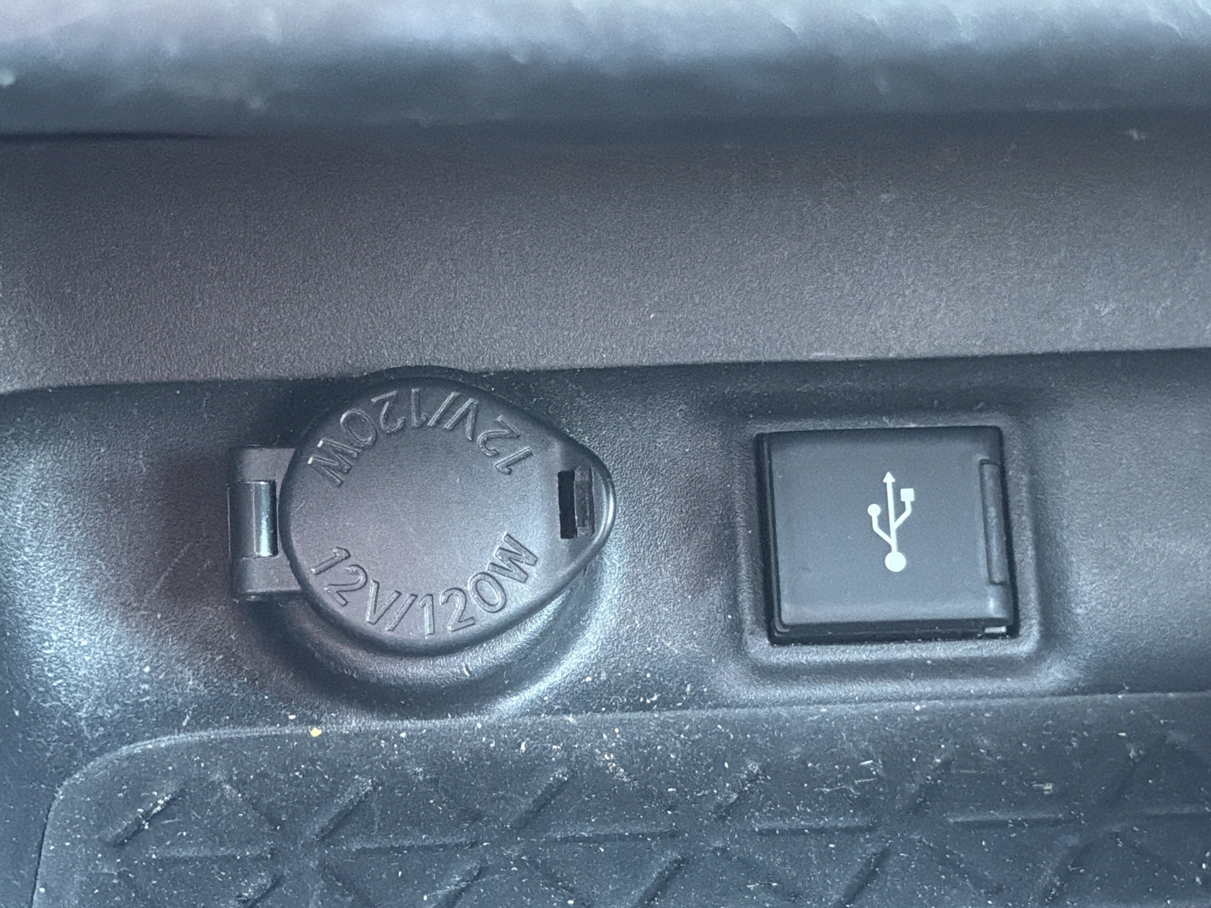 Used 2020 Toyota RAV4 XSE w/ XSE Grade Weather Package AWD/4WD image 7