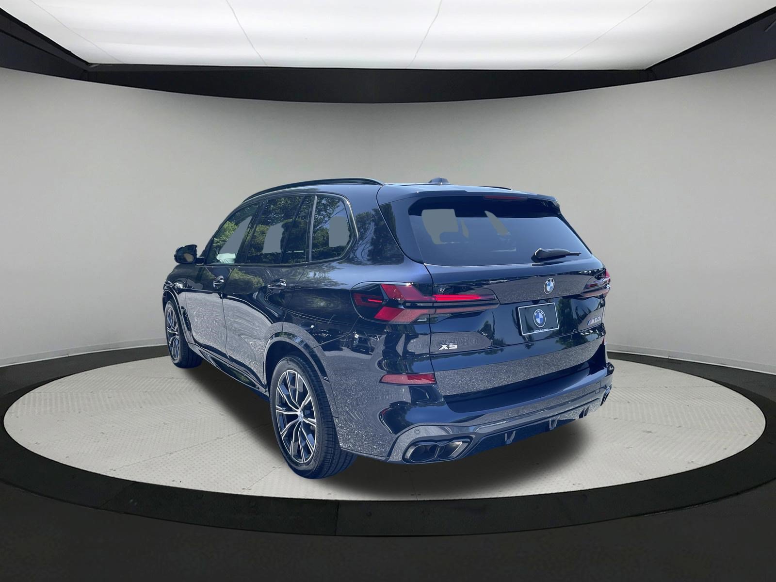 Certified 2026 BMW X5 M60i AWD/4WD image 5