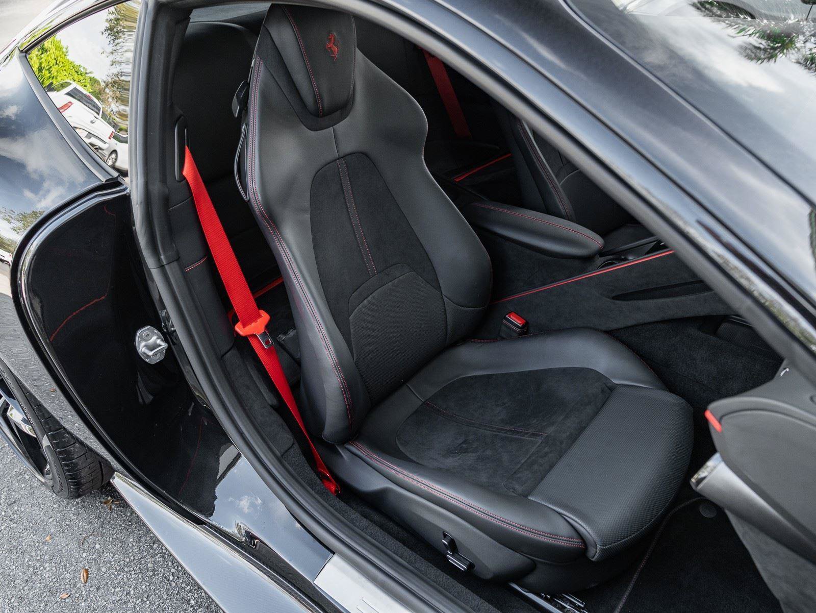 Used 2023 Ferrari Roma RWD image 9