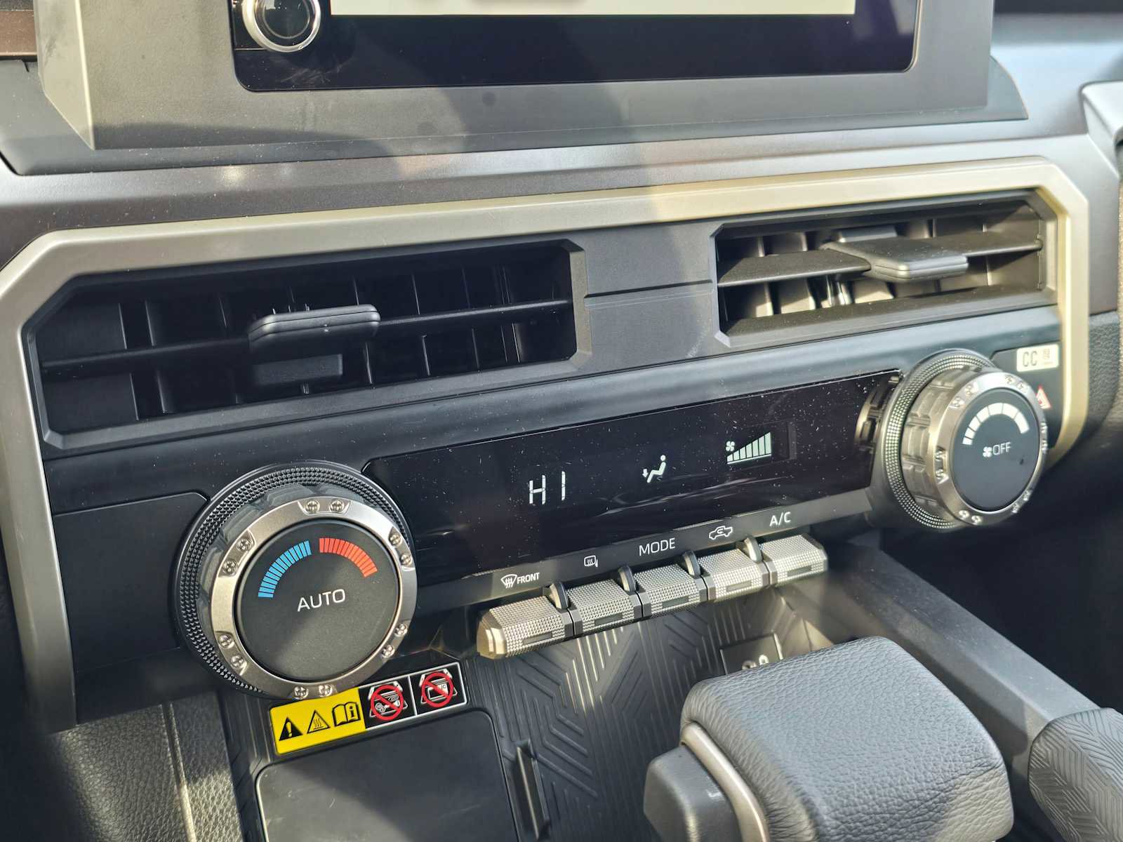 Certified 2025 Toyota Tacoma SR5 image 28