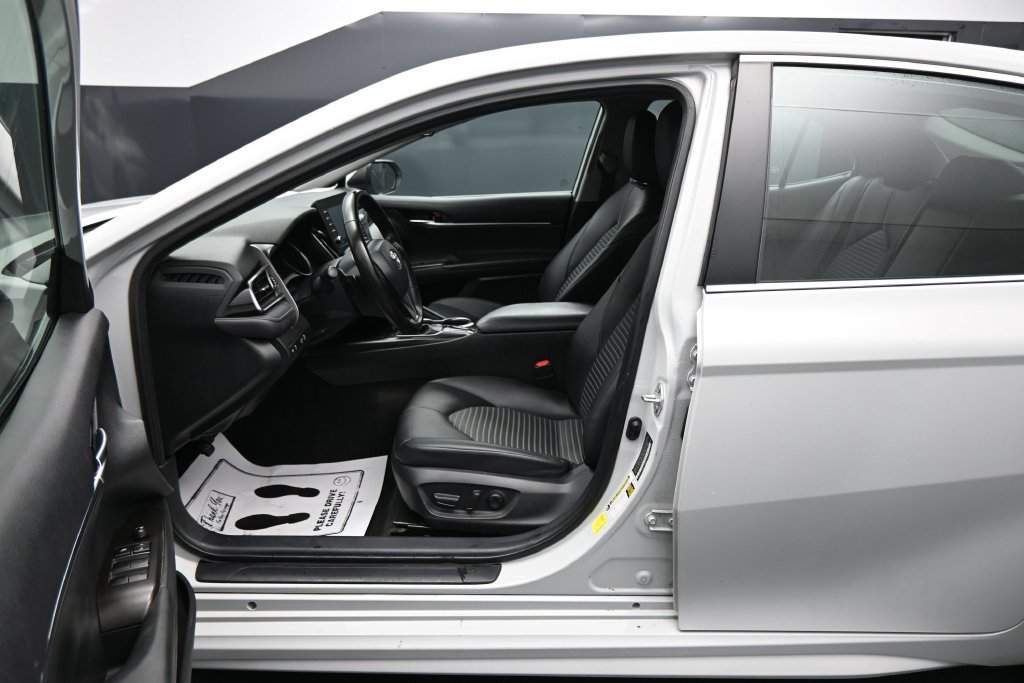 Used 2024 Toyota Camry SE FWD image 9