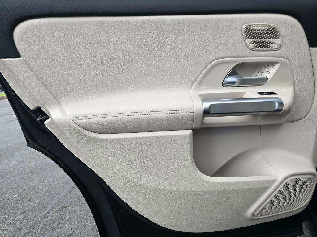 New 2026 Mercedes-Benz GLB 250 4MATIC image 19