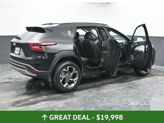 Used 2025 Chevrolet Trax LT image 58