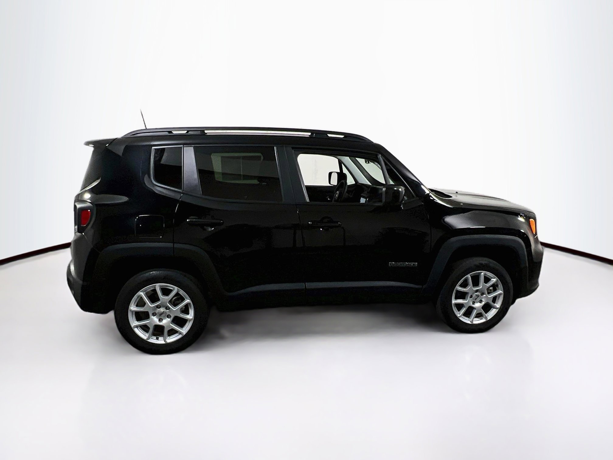 Used 2022 Jeep Renegade Latitude AWD/4WD image 4