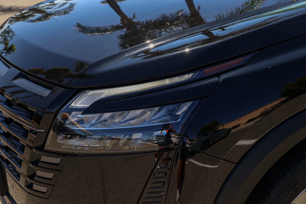 New 2026 Nissan Pathfinder SL w/ Cargo Package FWD image 11