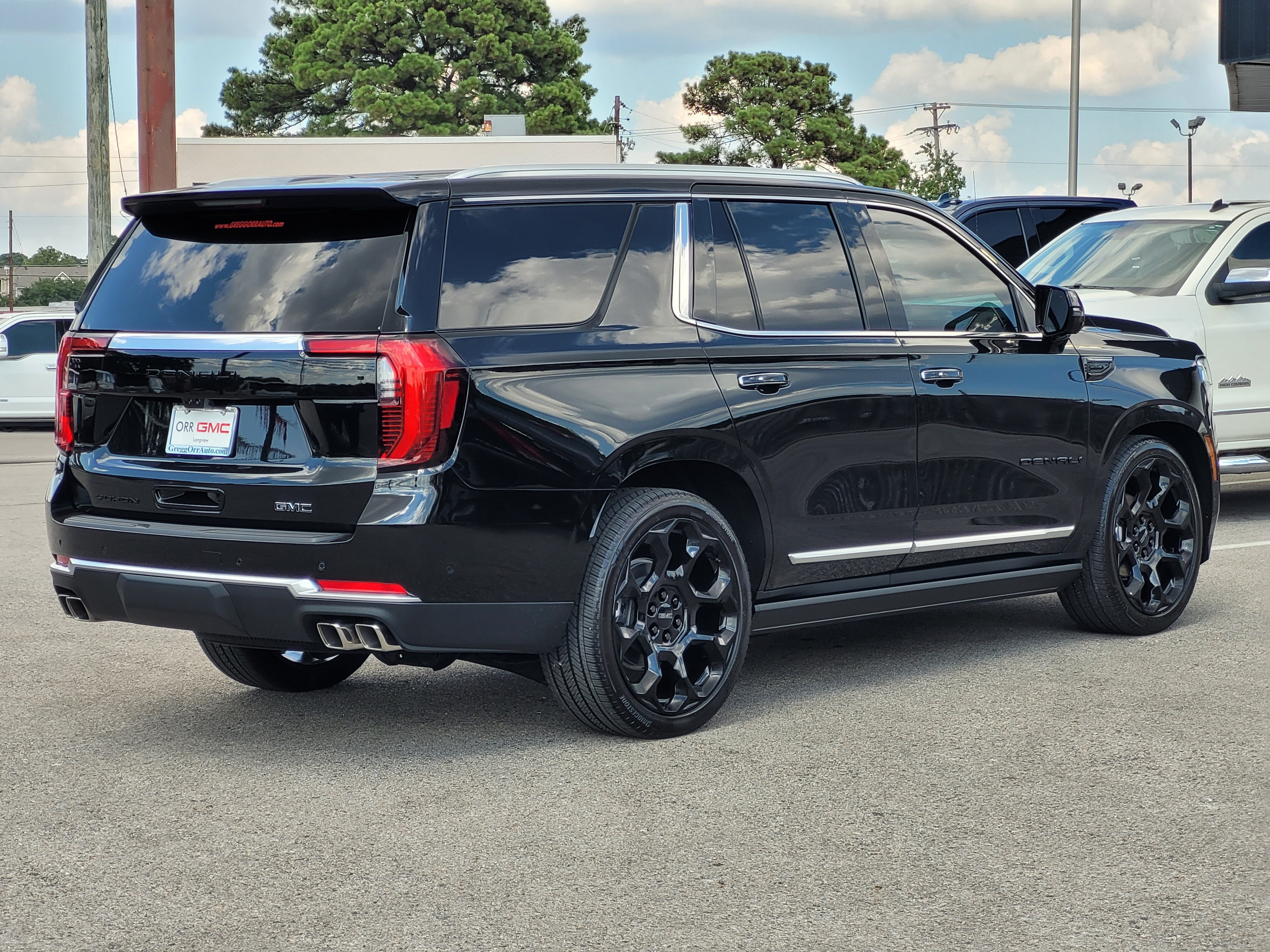 Used 2026 GMC Yukon Denali w/ Denali Reserve Package AWD/4WD image 4