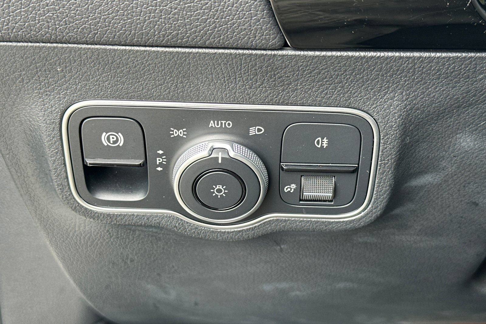 Certified 2024 Mercedes-Benz GLA 250 image 39