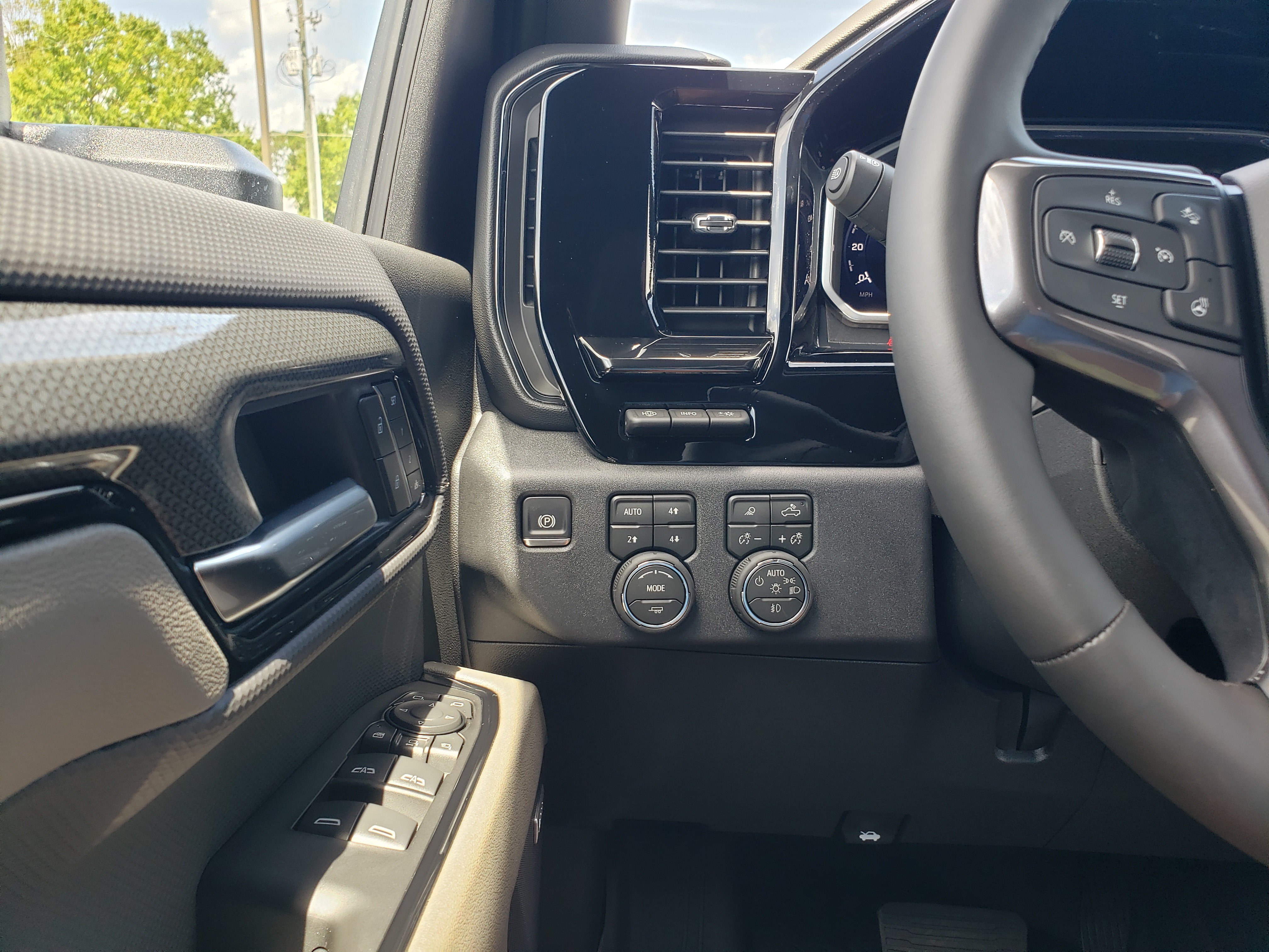 New 2026 Chevrolet Silverado 2500 ZR2 w/ LPO, Dark Essentials Package AWD/4WD image 13
