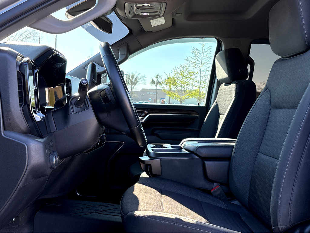 Used 2024 Chevrolet Silverado 2500 LT w/ Convenience Package image 15