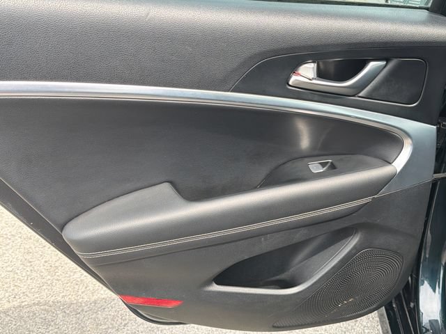 Used 2025 Genesis G70 2.5T AWD/4WD image 32