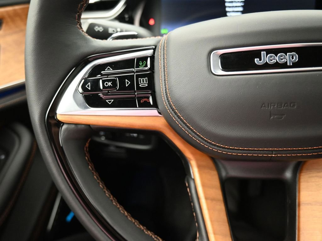 New 2025 Jeep Grand Cherokee L Summit image 24