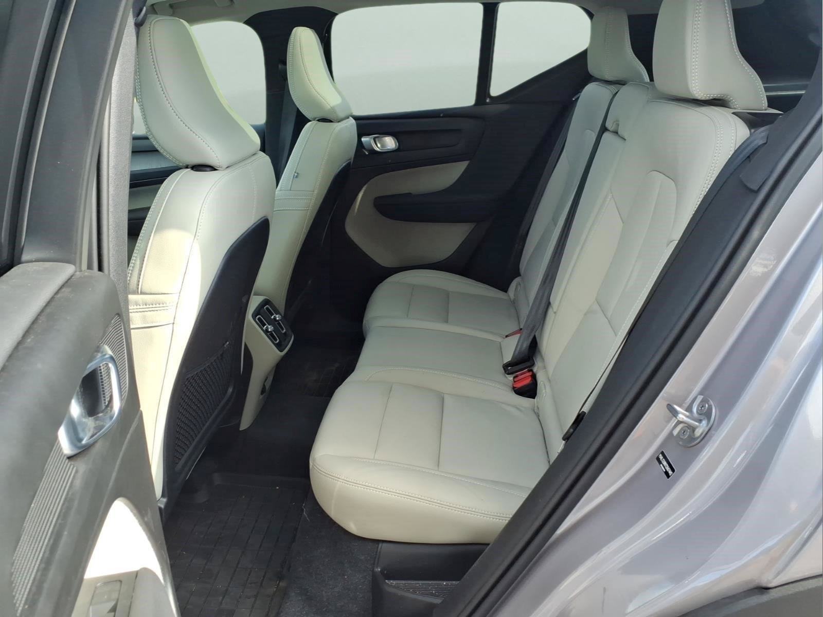 Certified 2026 Volvo XC40 B5 Ultra w/ Protection Package Premier AWD/4WD image 16