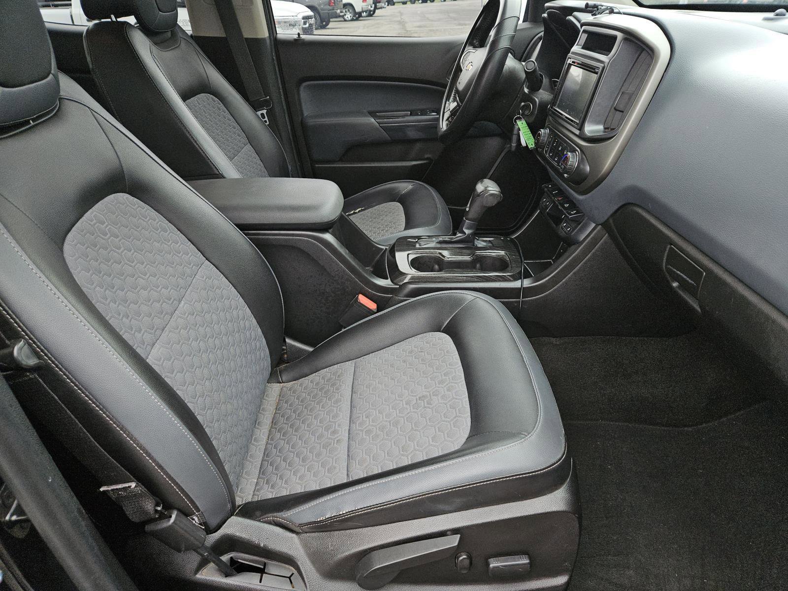 Used 2015 Chevrolet Colorado Z71 AWD/4WD image 27
