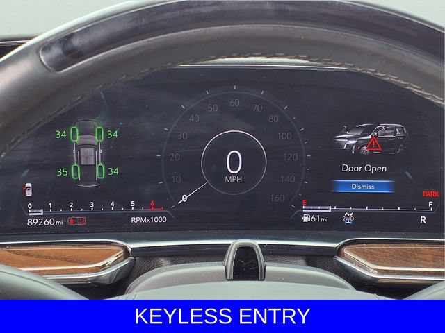 Used 2022 Cadillac Escalade Premium Luxury Platinum AWD/4WD image 17