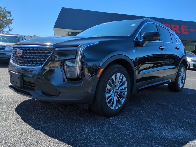 Used 2025 Cadillac XT4 Premium Luxury image 9