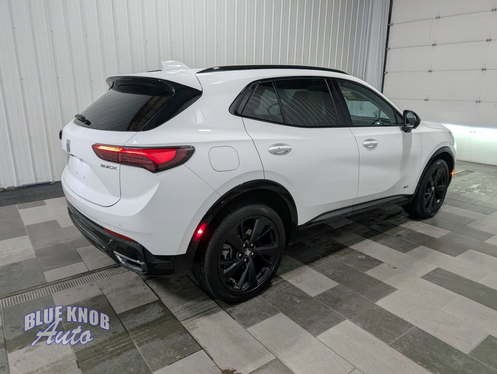 Used 2025 Buick Envision Sport Touring image 4