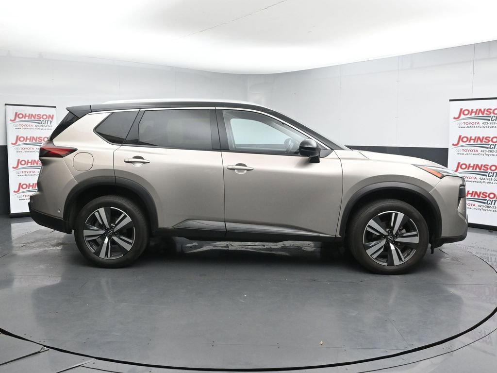 Used 2024 Nissan Rogue SL image 9