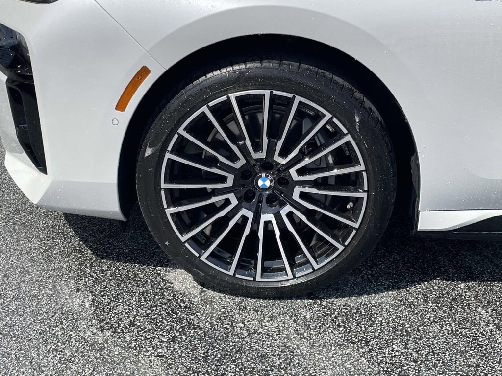 Used 2024 BMW i7 eDrive50 w/ M Sport Package image 9