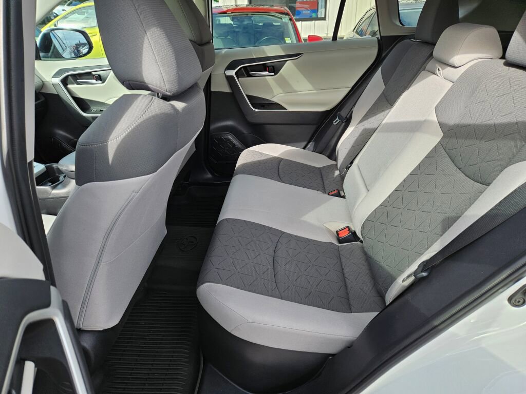 Used 2020 Toyota RAV4 XLE image 22